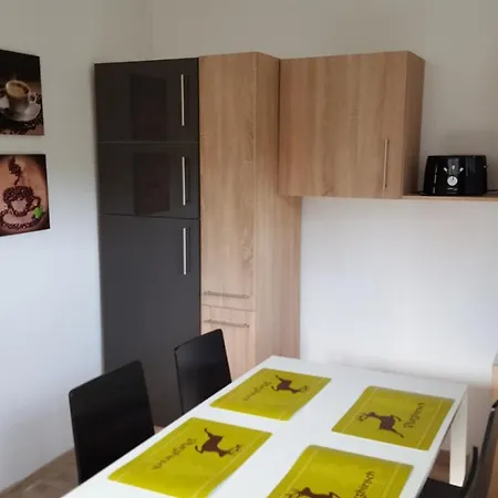 Niederdreisbacher Huette - Moderne Doppelzimmer - Einzelbetten - *