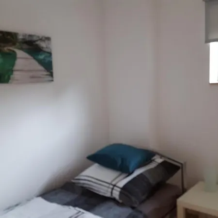 Niederdreisbacher Huette - Moderne Doppelzimmer - Einzelbetten -